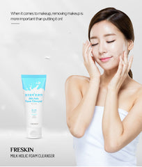 Sữa rửa mặt tinh chất sữa Cấp Ẩm và Làm Sáng Da